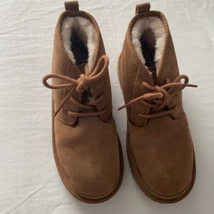 Ugg Neumal short boot